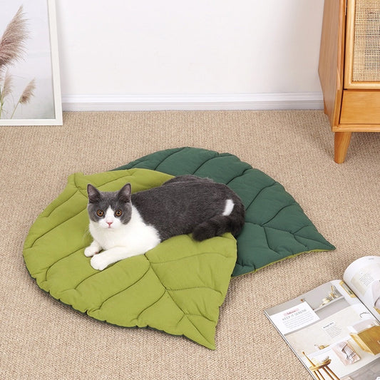 [SG Stock] Zeze double sided pet sleeping pad warm soft bed leave design