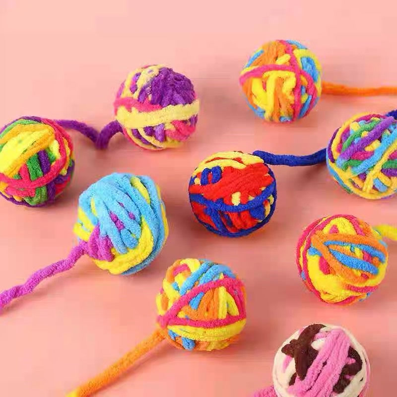[SG Stock] Cat chaser ball fluffy wool yarn pompom 5cm with tail