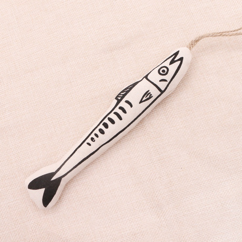 Cat toy catnip fish 🐠 black white design pet chaser