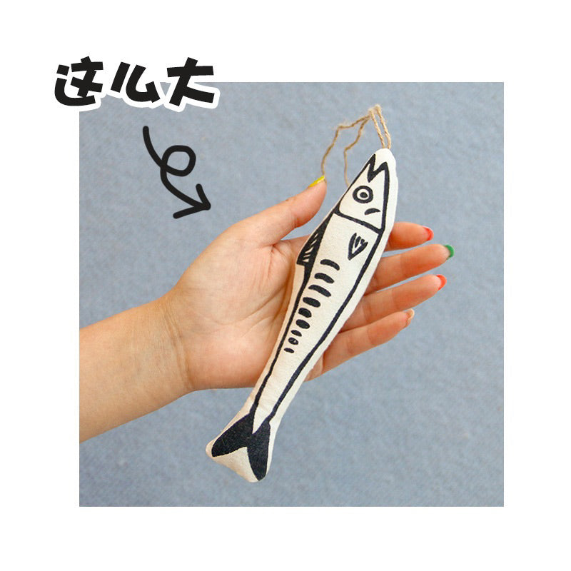 Cat toy catnip fish 🐠 black white design pet chaser