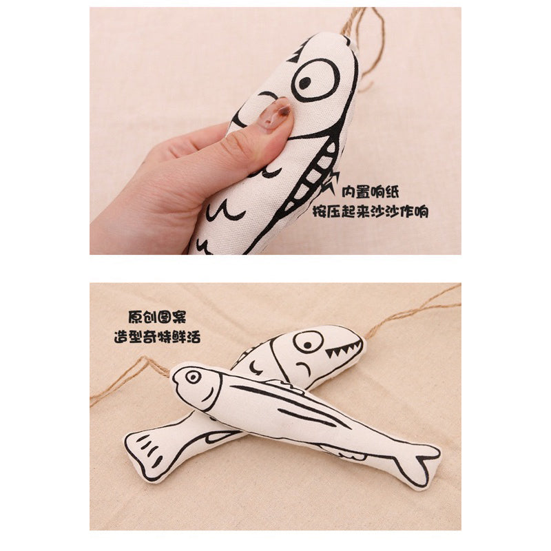 Cat toy catnip fish 🐠 black white design pet chaser
