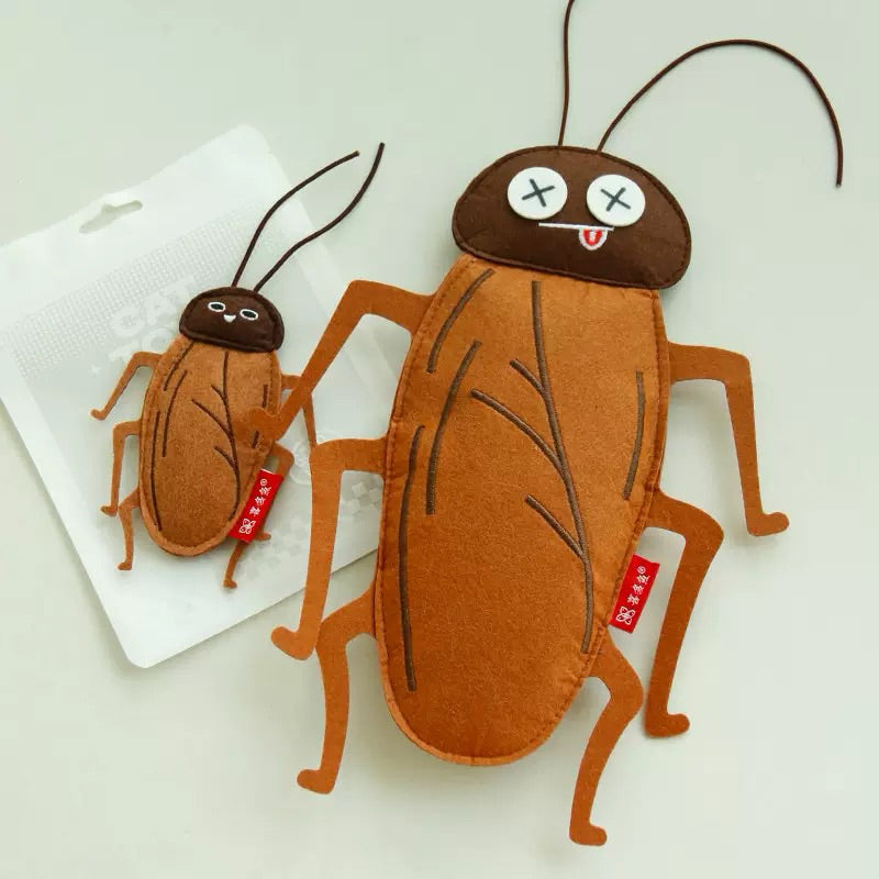 Realistic Cockroach Catnip Toy – Fun & Entertaining for Cats