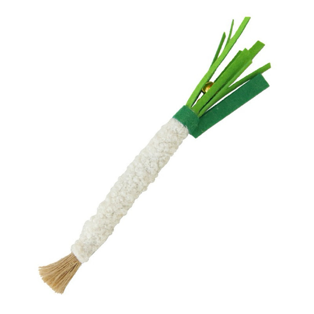 Cat Bitting Toy Catnip Chew Chaser Green Onion and Celery Carrot Pet Toy